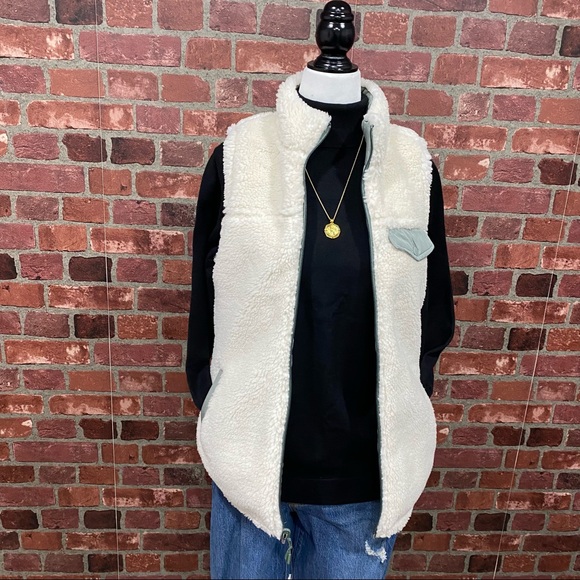XS Reversible Sherpa Sage Green Zip Up Vest - Picture 11 of 17